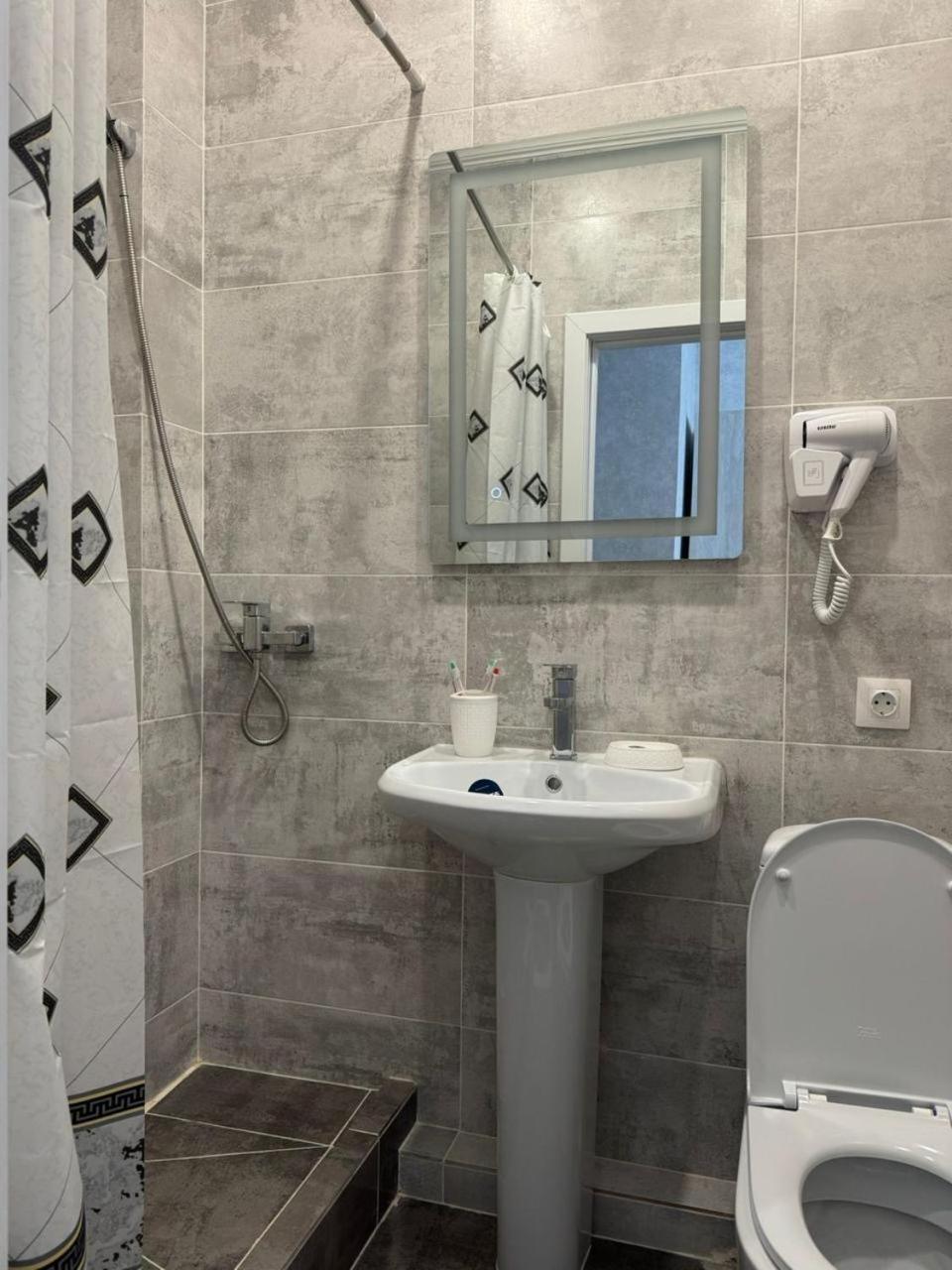 Rose Art Hotel Αστάνα Εξωτερικό φωτογραφία