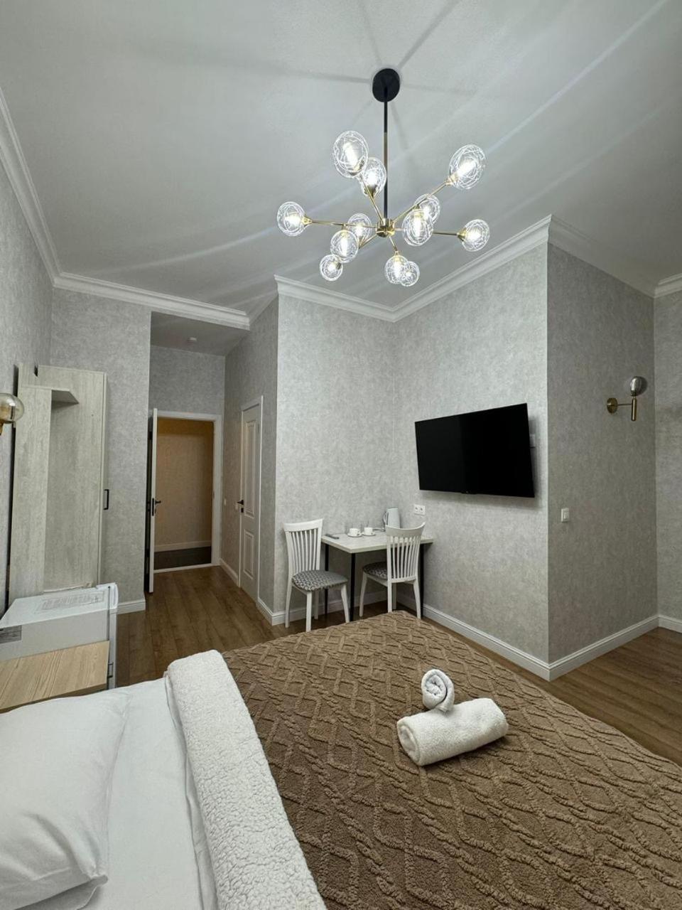 Rose Art Hotel Αστάνα Εξωτερικό φωτογραφία